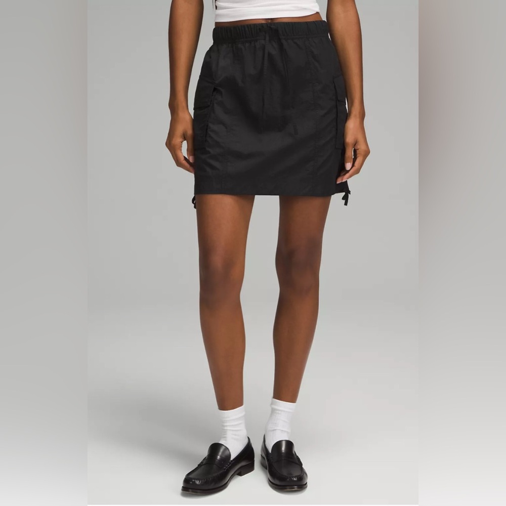 🆕Lululemon🍋 Nylon Cargo Mini Skirt Colour Black Sz Small